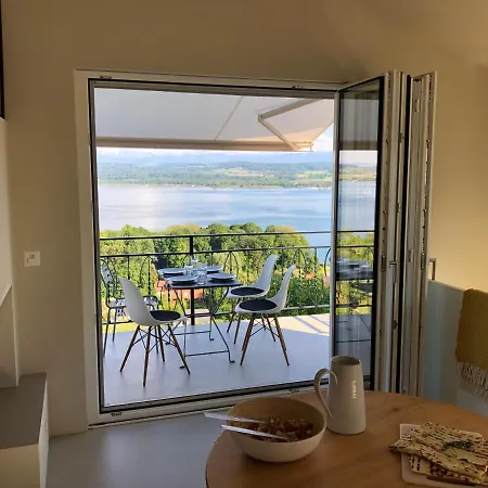 Traumhaftes Ferienhaus Mit See- Und Alpenblick