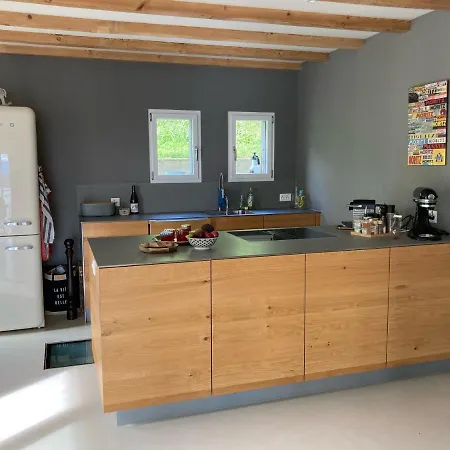 וילה Traumhaftes Ferienhaus Mit See- Und Alpenblick Guevaux